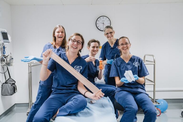 SND230309 WOUND CARE TEAM AB005 HI LO 768x512